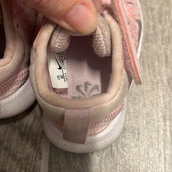 Light Pink Toddler Nike - Picture 5 of 6